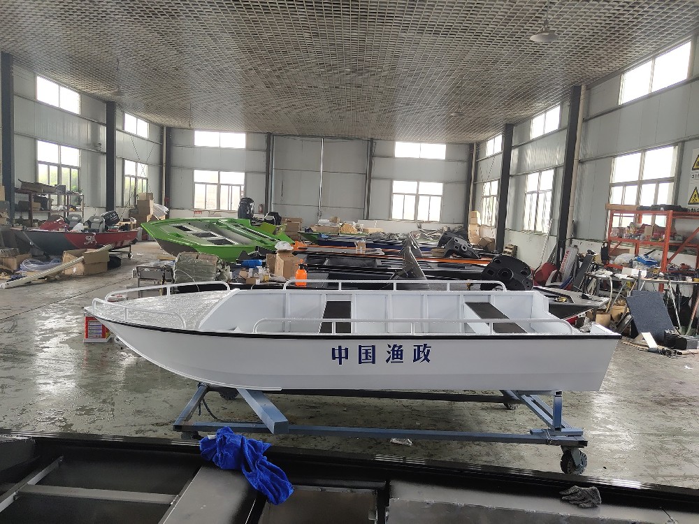 快艇380型后操