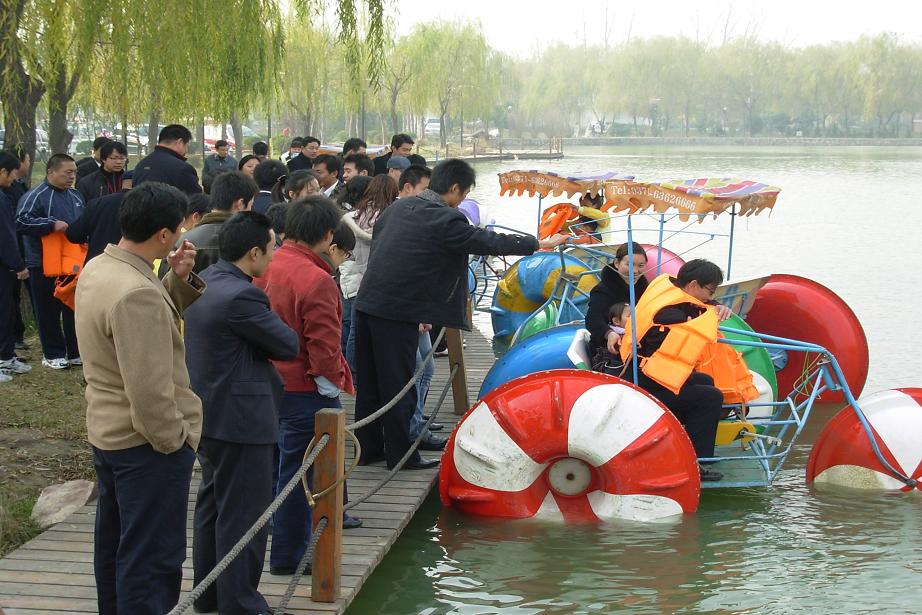 水上三轮车